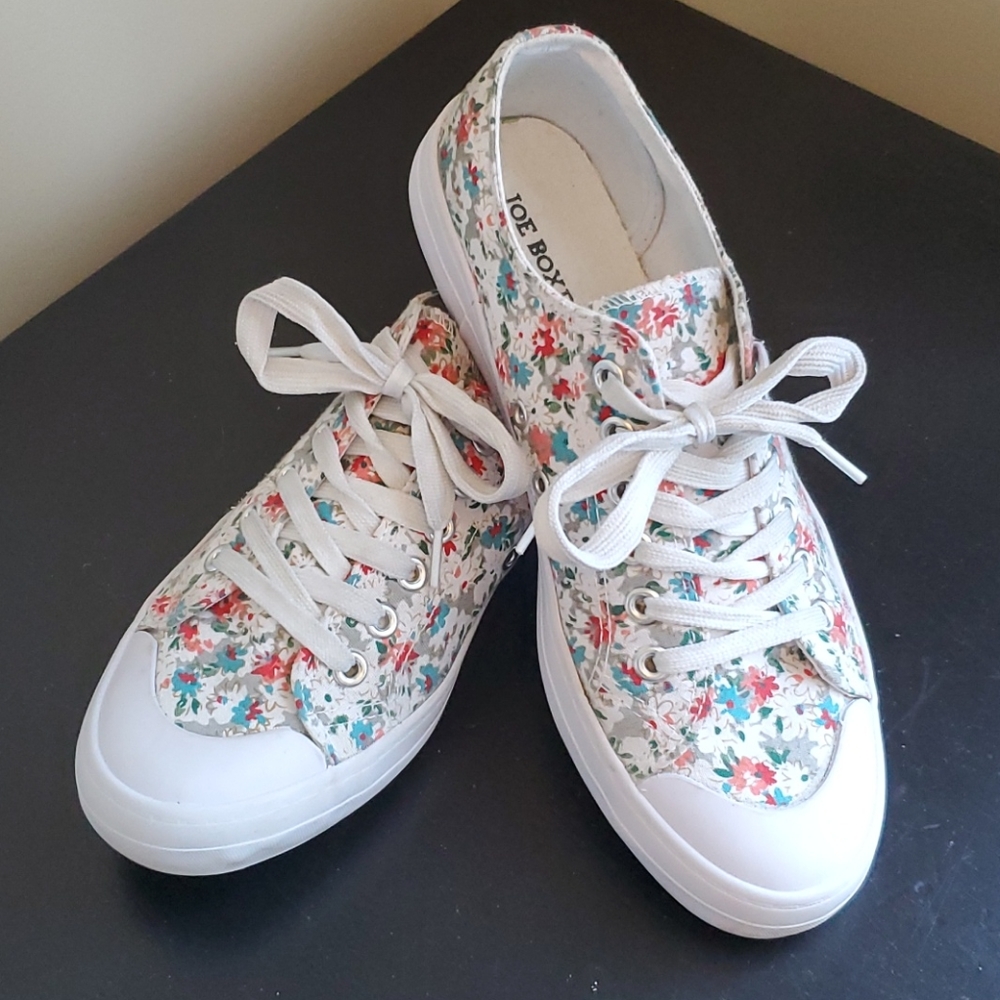 Floral sneakers size 7